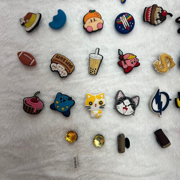 59 Jibbitz by Crocs Multi Themes, Coffee, Boba Tea, Beach, Mario Bros, Sweets - Picture 4 of 5